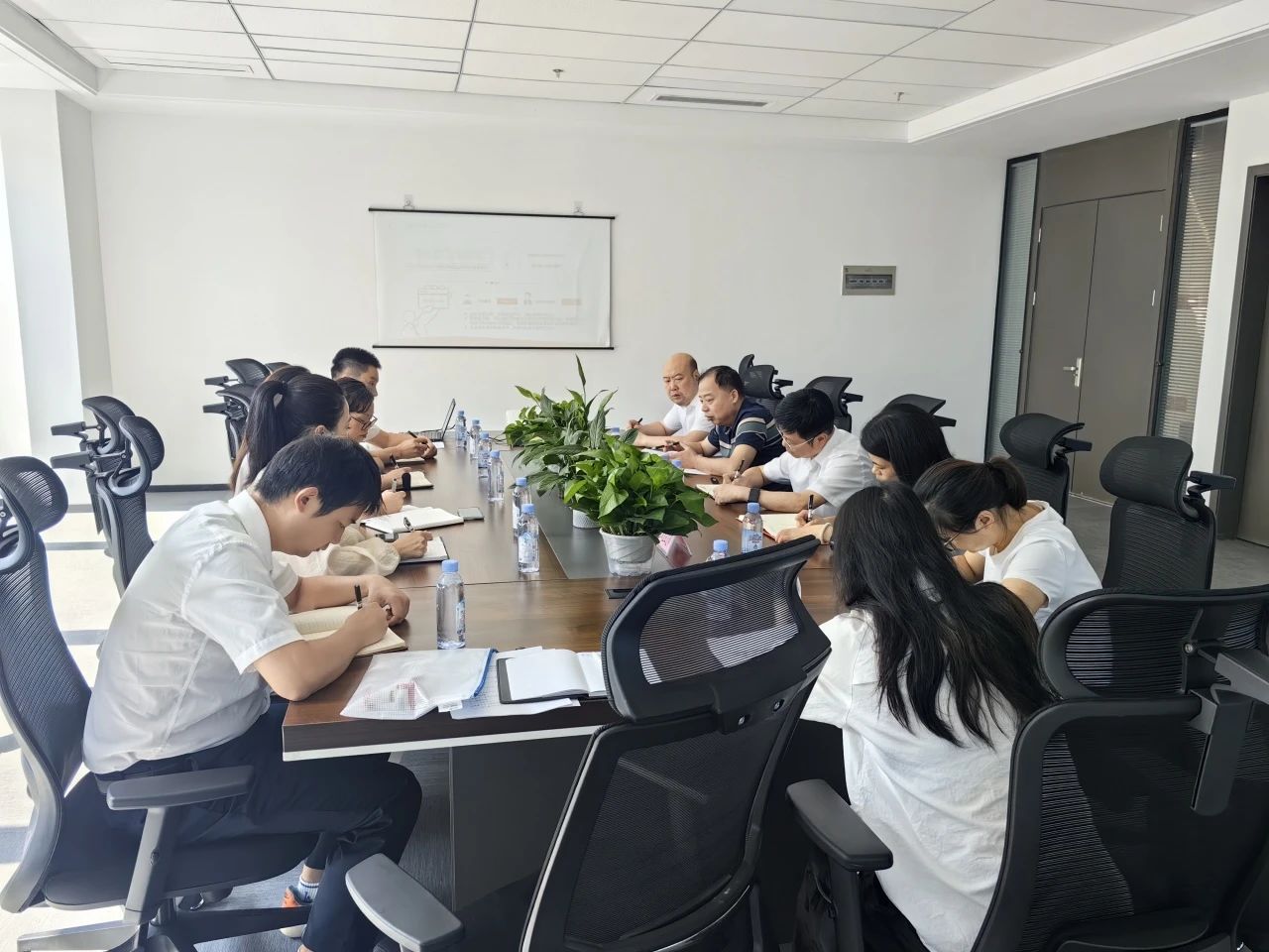 凝聚思想共识 形成战略擘画 增强行动自觉——重装检测、旌城置业党支部召开市委九届九次全会精神专题宣讲会